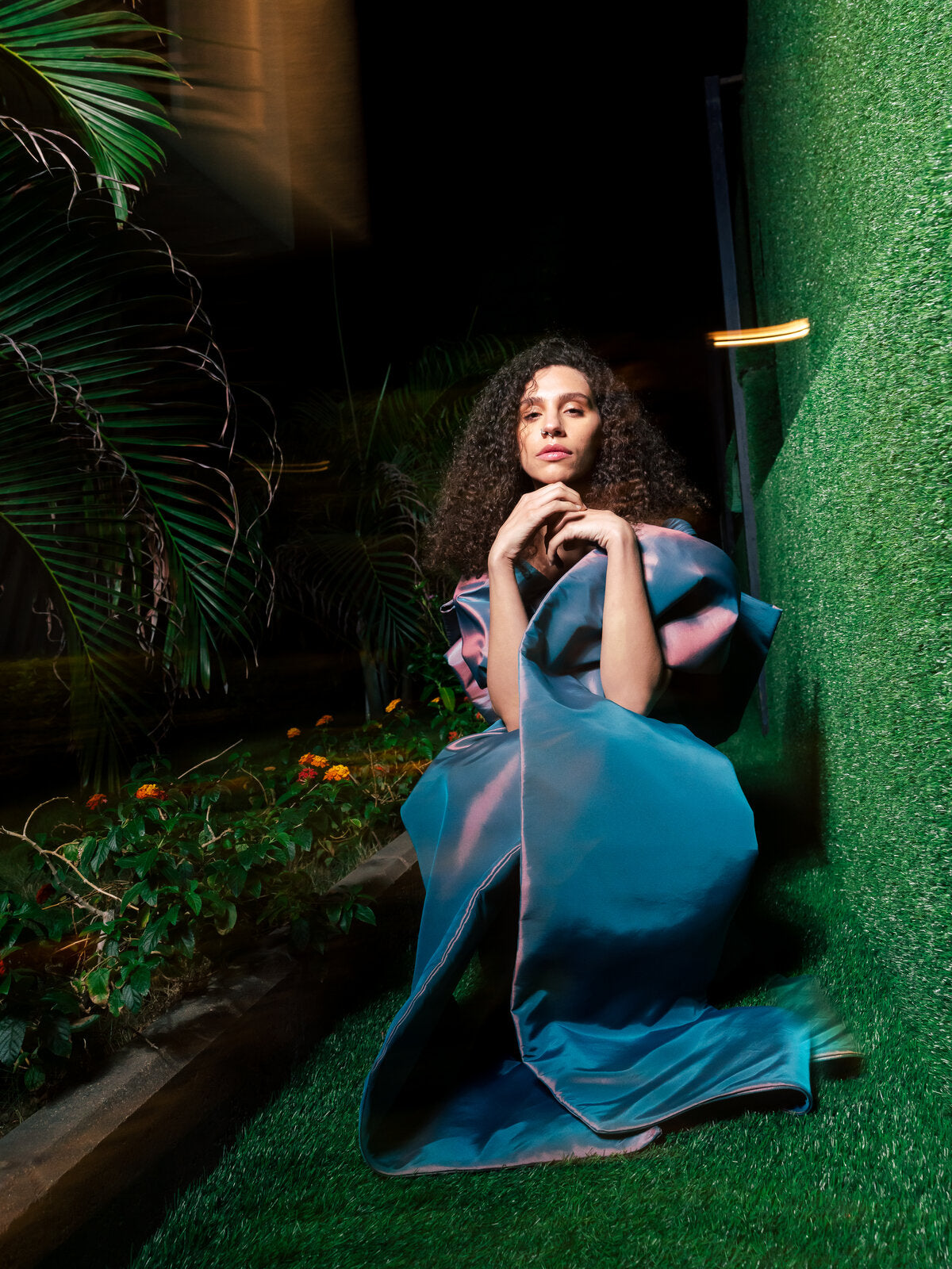 فستان ناري متعدد الألوان