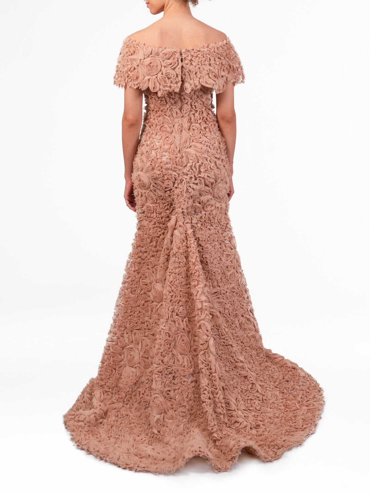 فستان الورد عديم الرائحة