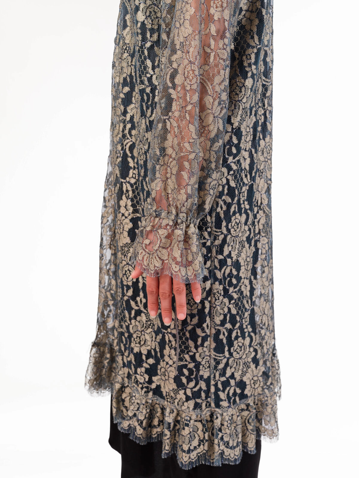 الفستان الأخضر المنفصل